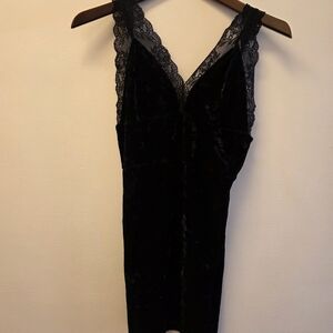 Elegant Black Lace Trim Sleepwear